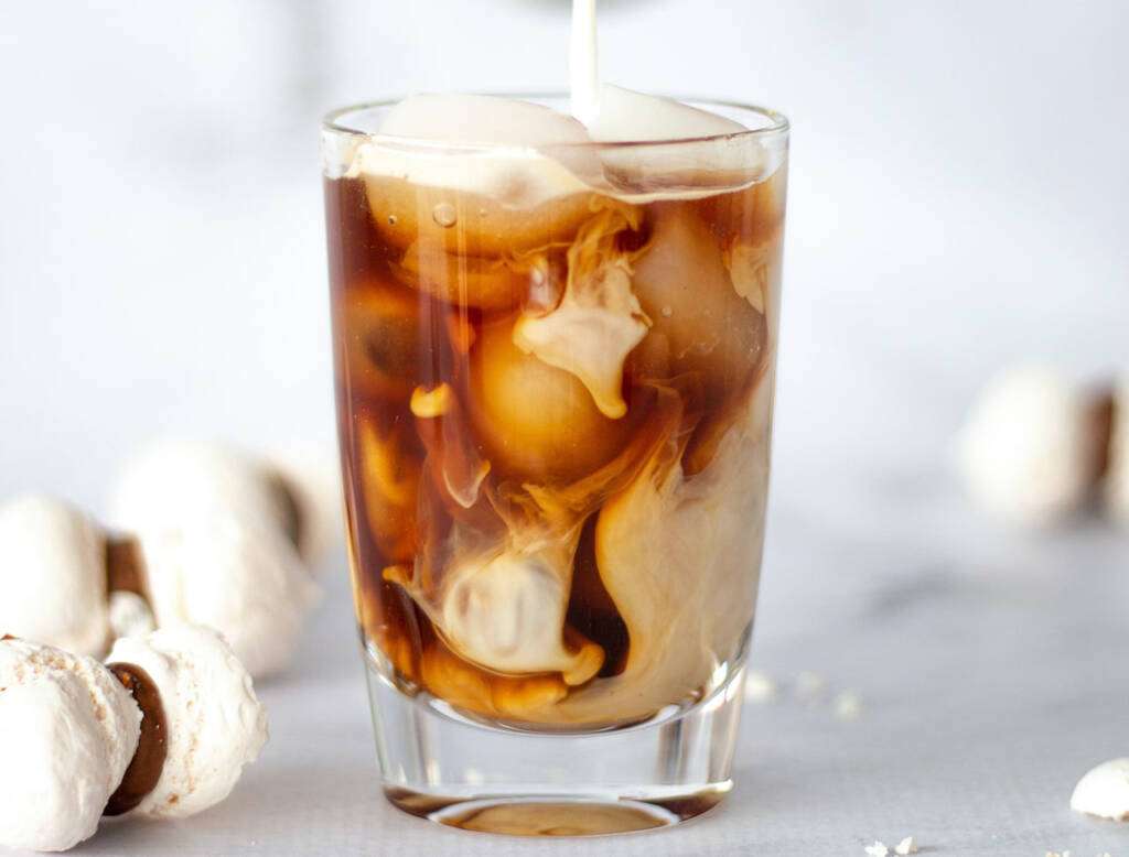 The Complete Guide To Coffee With Milk: Benefits And History 3 Images 37 min 1